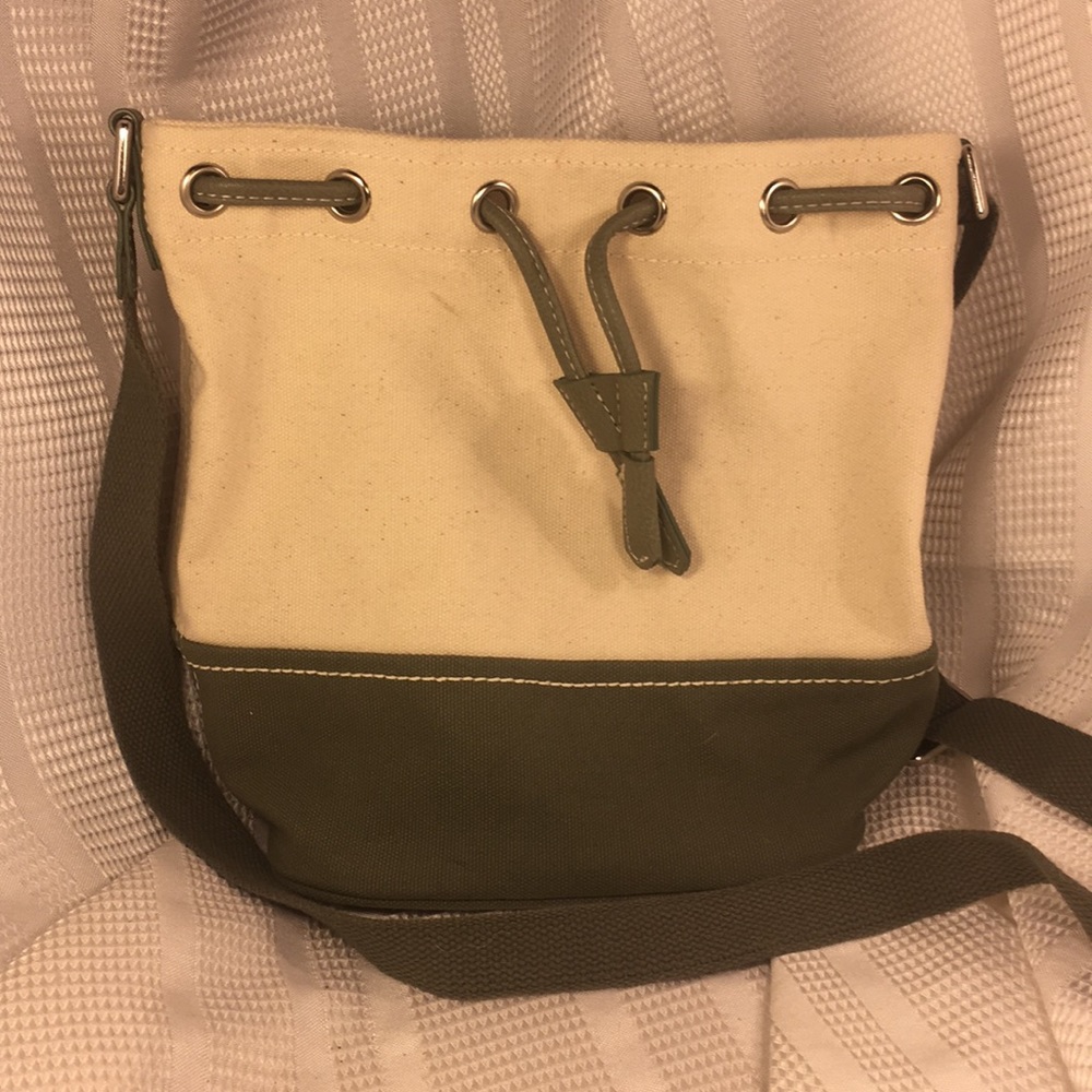 Land’s End NWOT canvas shoulder/crossbody bag